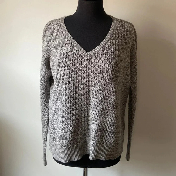 American  Eagle | V-Neck Knit Sweater - Picture 1 of 7